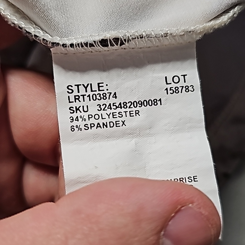 LE chateau small floral design short sleeve shirt - Picture 7 of 7